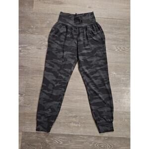 Athleta Salutation High Rise Buttery Powervita Camo Athletic Jogger Pants XS